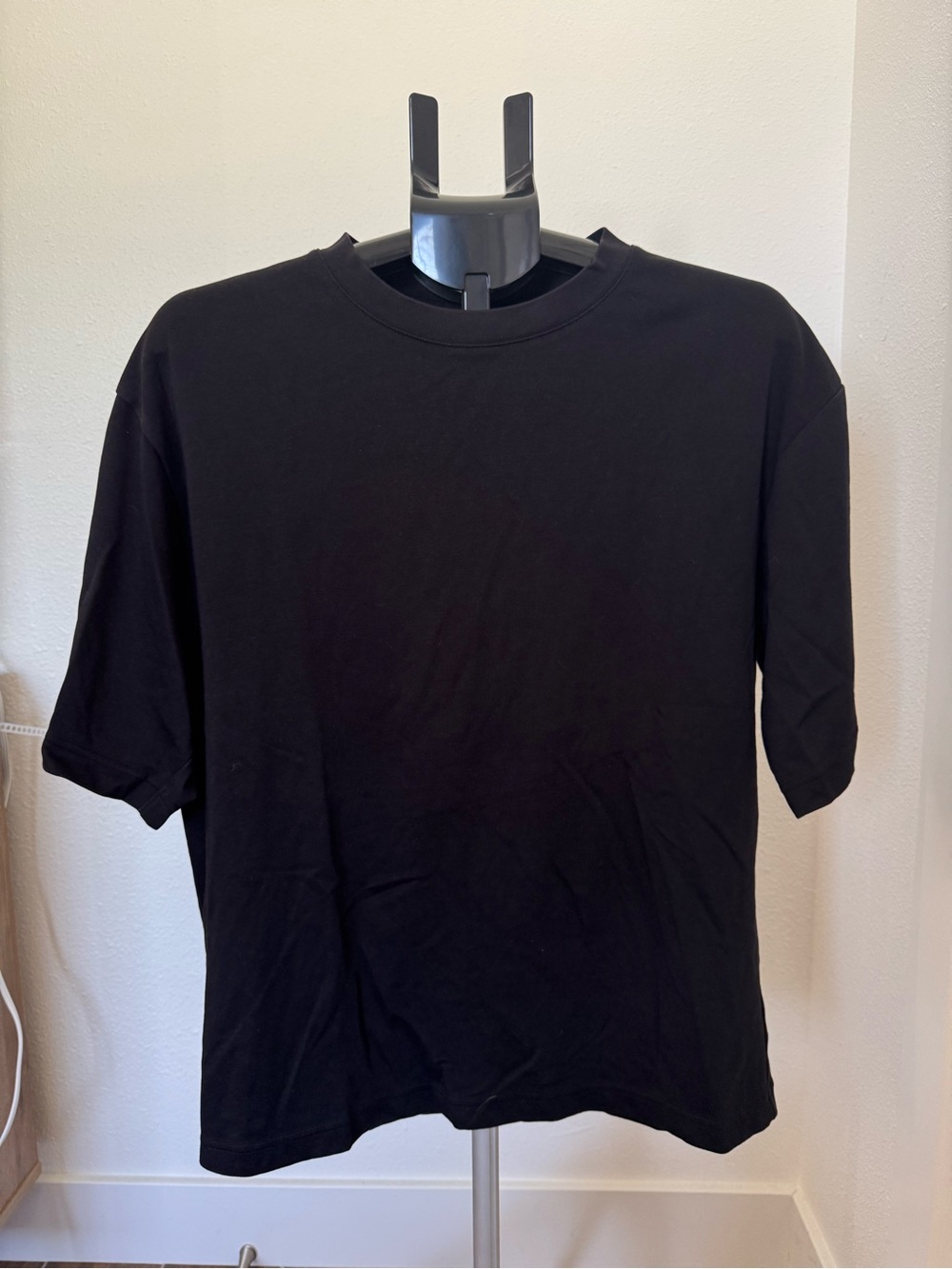 Uniqlo Black Short Sleeve Basic Tee